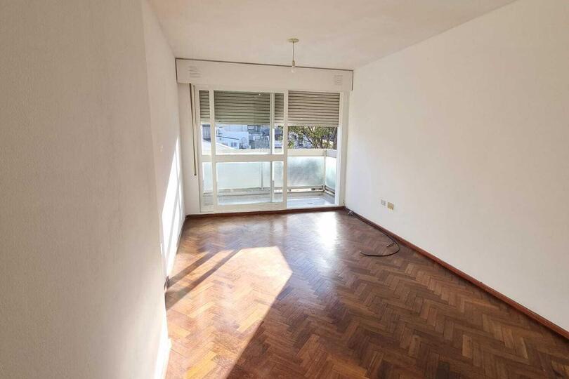 Moreno 1200 Piso 3 Dos dormitorios