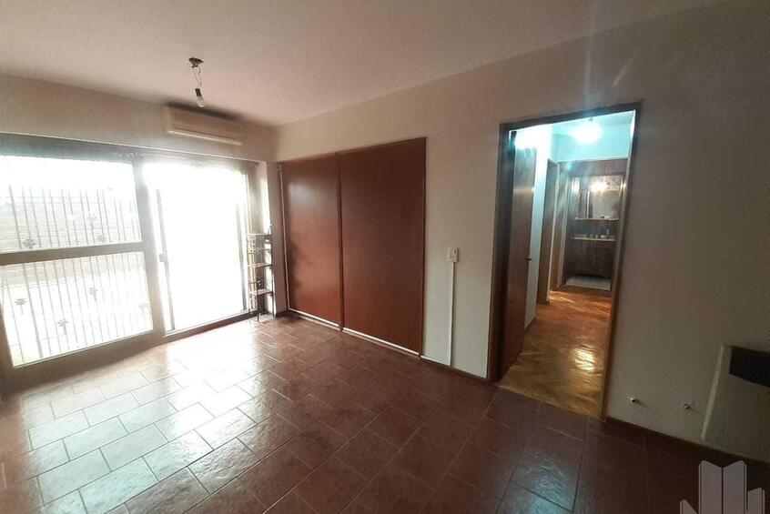 Imagen de Urquiza 1278 2 Dormitorios - Cochera y Patio