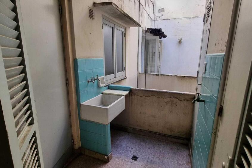 Imagen de San Juan 1900 - Piso Exclusivo - 3 Dormitorios más Office - Patio