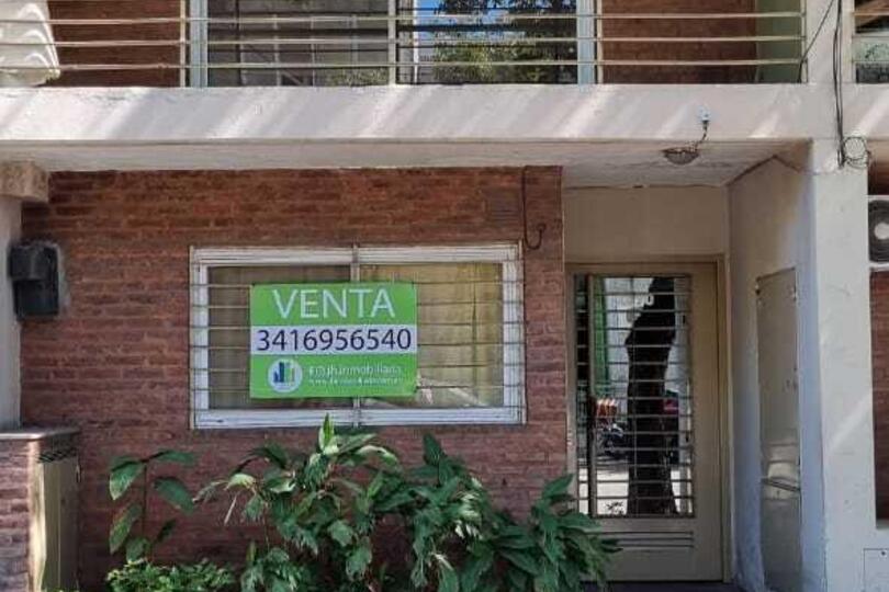 Buenos Aires 2500 - Monoambiente PB al Frente