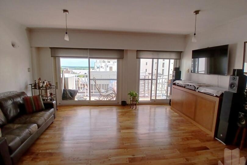 Piso Exclusivo Zona R&iacute;o - 3 Dorm. y Cochera