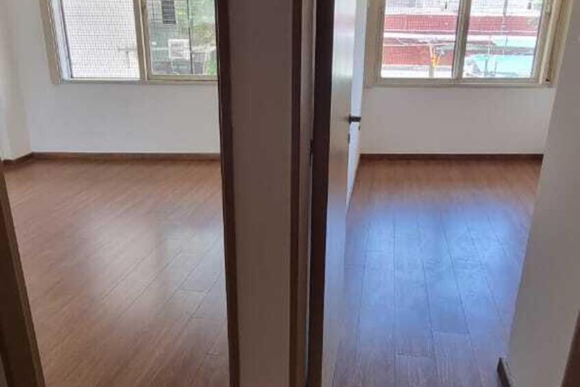 Imagen de con patio y cochera Imagen de con patio y cochera