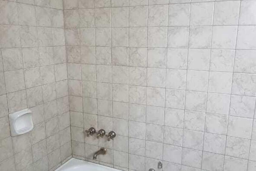 Imagen de con patio y cochera Imagen de con patio y cochera