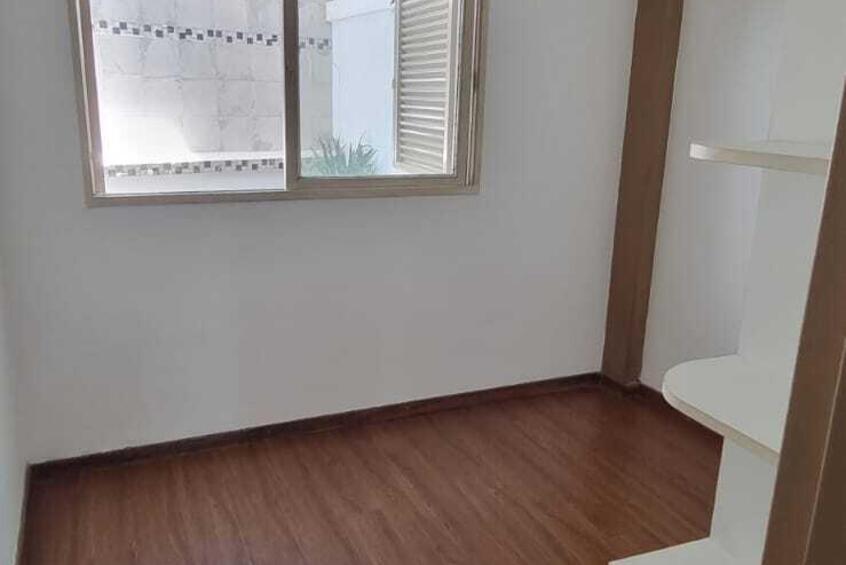 Imagen de con patio y cochera Imagen de con patio y cochera